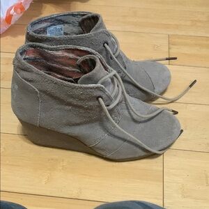 Women's Gray Suede Ankle Boots